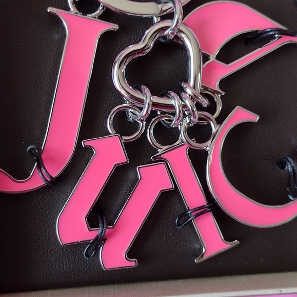 JC 💕 LOVE 💝 Born in the Glamorous USA Clutch & Huge Pink Enamel 🗝️ Ring NWT - Picture 3 of 9